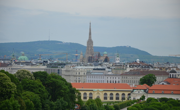 Wien under der Stephansdom vom Belvedere aus