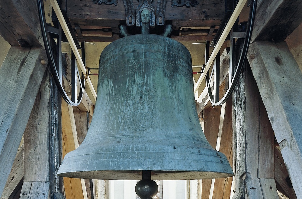 Stift St. Florian Große Glocke / Constantin Bayer Kirchen begleiten österreichweite Gedenkminute mit Trauergeläut