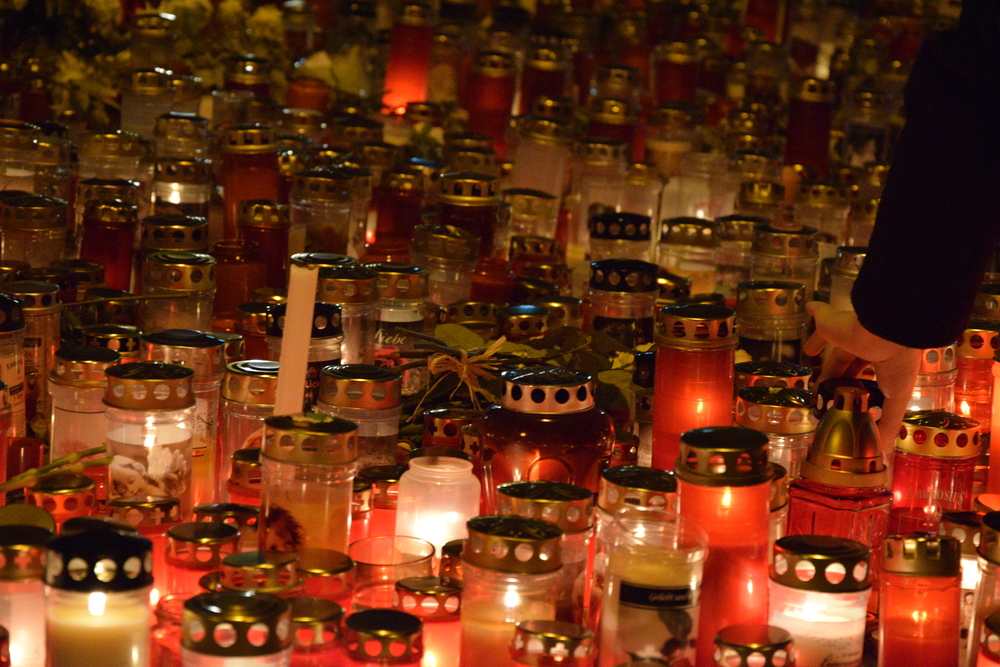 Lichtermeer / Paul Wuthe / Kathpress Caritas und Junge Kirche laden zum Lichtermeer am Stephansplatz