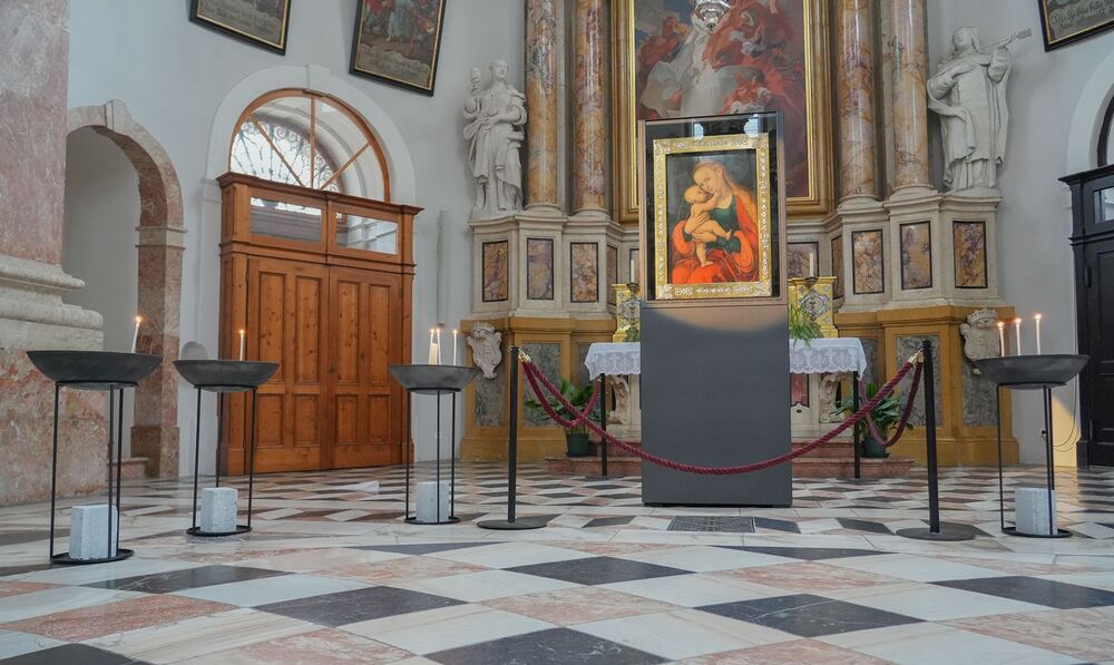 Mariahilfbild von Cranach im Innsbrucker Dom / Diözese Innsbruck / Arno Cincelli Innsbrucker Dom: Cranach-Madonna auf Augenhöhe zu sehen