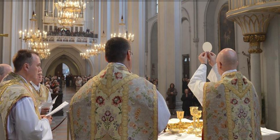 Messe in St. Augustin / https://augustinerkirche.augustiner.at Augustinerkirche Gottesdienst